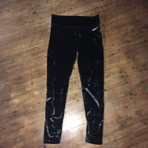 Victoria’s Secret Ultimate yoga crushed velvet M leggings